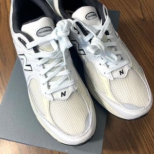 New Balance Size US9.5 ML2002RQ Atlas Lemon Haze mens shoes sneakers